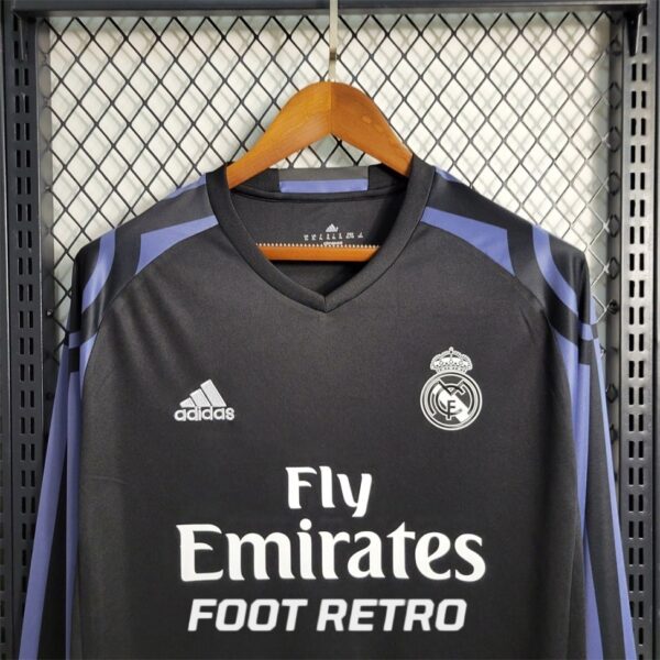 MAILLOT RETRO REAL MADRID THIRD 2016-17 MANCHES LONGUES (3)